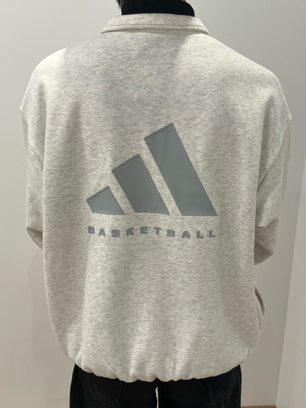「スウェット、スニーカー、adidas、アディダス、バスケットボール、adidas originals、アディダスオリジナルス、ハーフジップ、HANDBALLSPEZIAL、ハンドボールスペツィアル」｜「adidasのハンドボール スペツィアル / Handball Spezial（スニーカー、ブラウン系）」を使った、KSさん（メンズ・172cm）の冬コーディネートの2枚目の写真