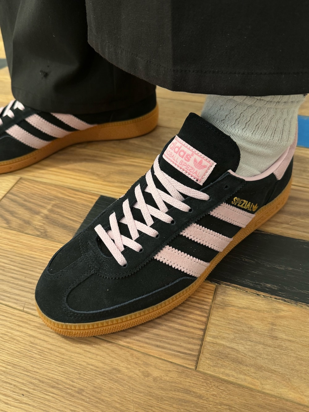 adidas SPEZIAL ブラック/ピンク スニーカー adidas HANDBALL