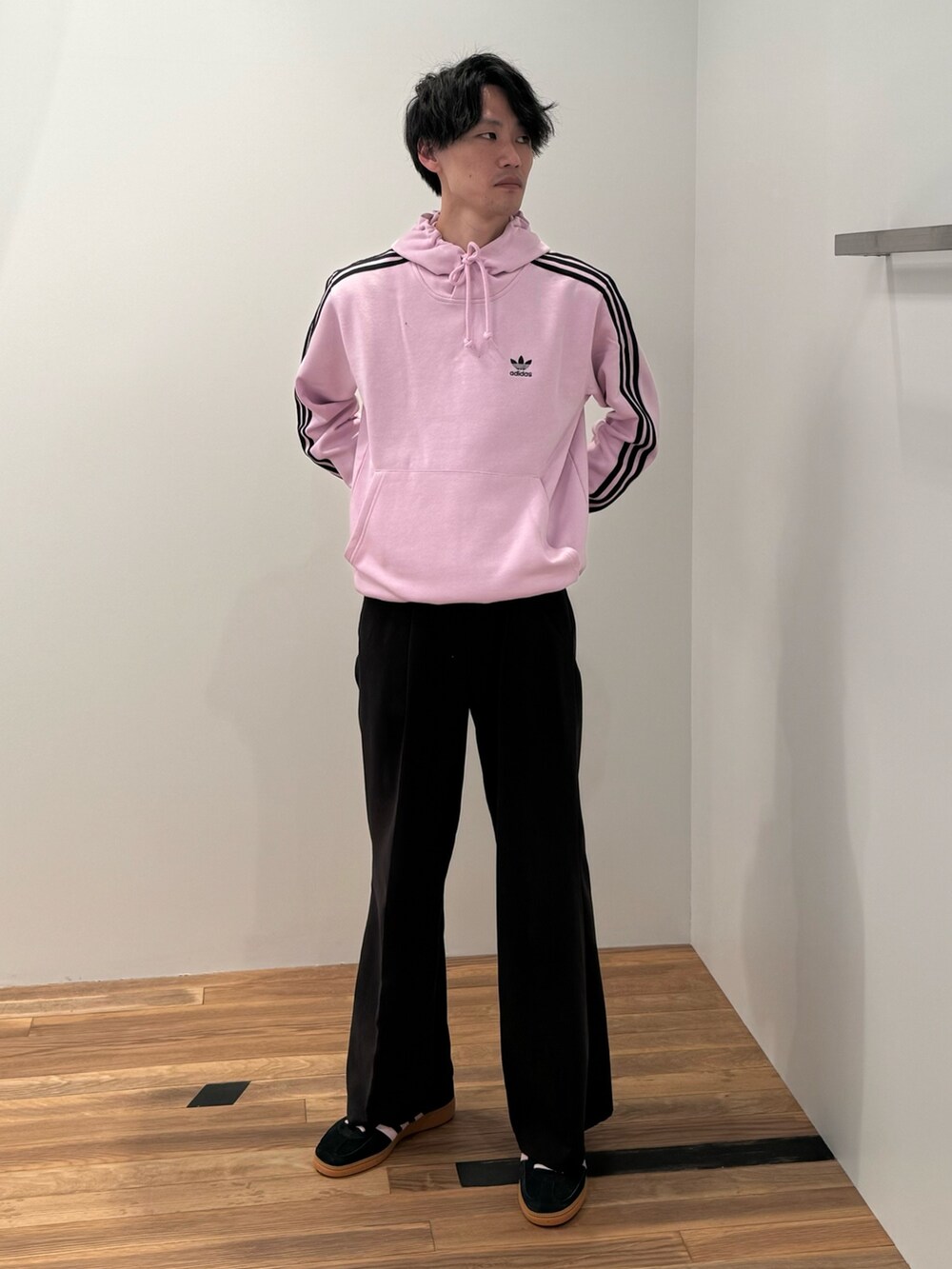 KS(アディダス オリジナルスショップ ダイバーシティ東京 プラザ