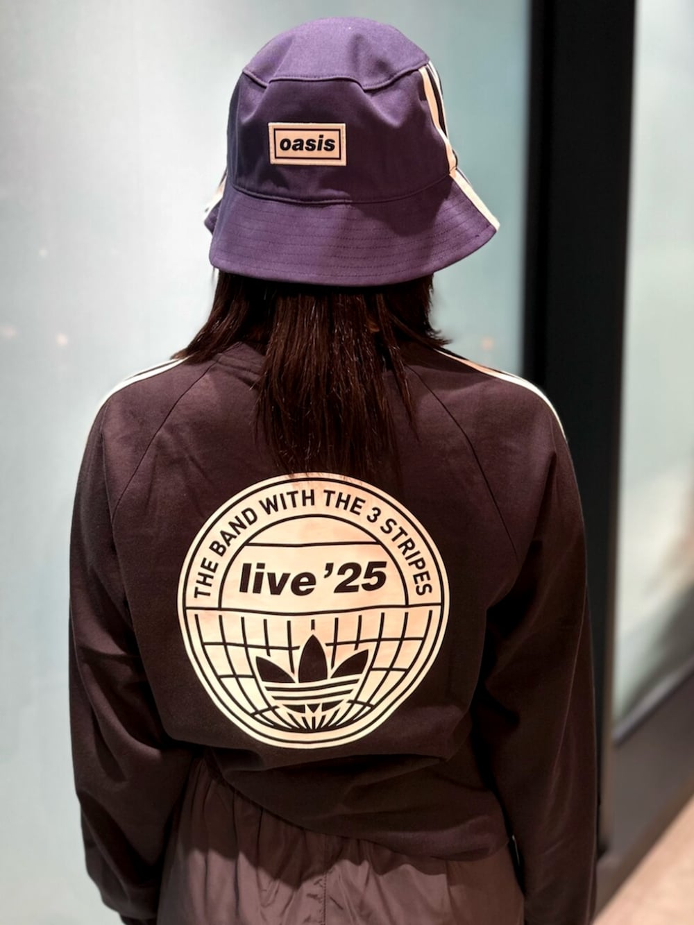 adidas Originals × Oasis ツアー スリーストライプス 長袖Tシャツ