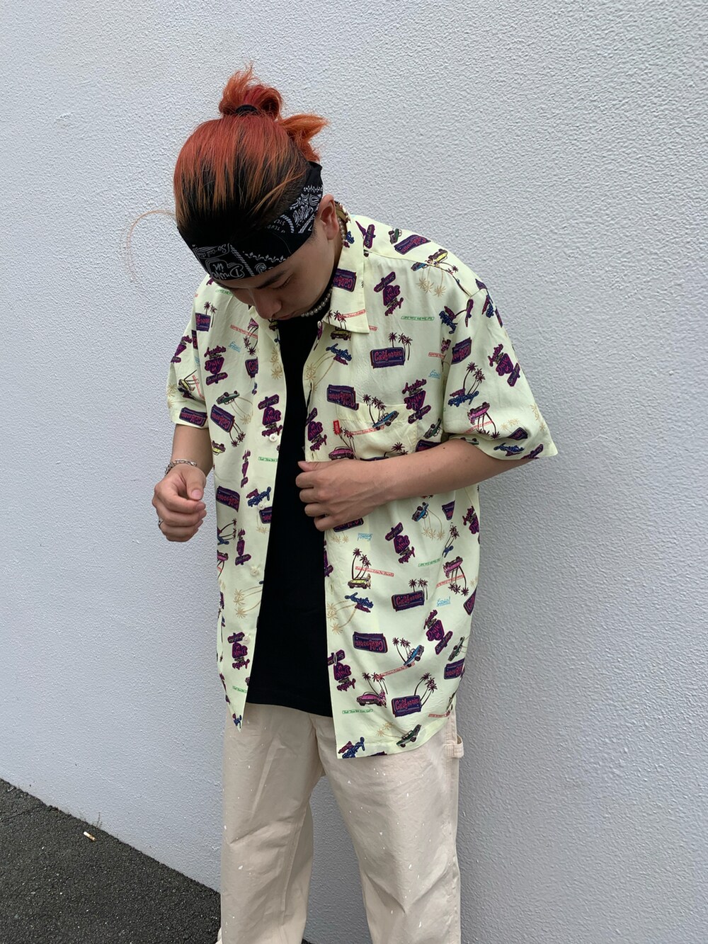 その他のその他パンツ、ベージュ系のシャツ/ブラウスを着用したメンズの夏コーディネートの3枚目の写真