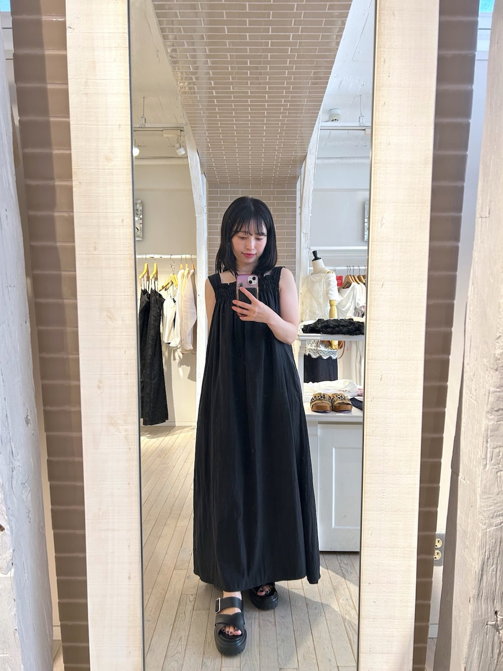 「mysticのホルターマキシワンピース（ワンピース、ブラック系）」を使った、yukatsuraさん（骨格ウェーブ・レディース・153cm）の夏コーディネートの3枚目の写真