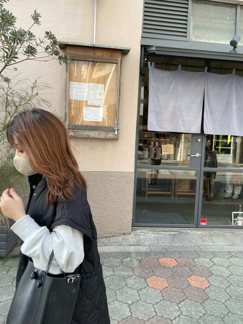 「LAKOLEの2WAYスクエアトートバッグ / LAKOLE（ハンドバッグ、ブラック系）」を使った、s u z u h aさん（レディース・143cm）の冬コーディネートの2枚目の写真