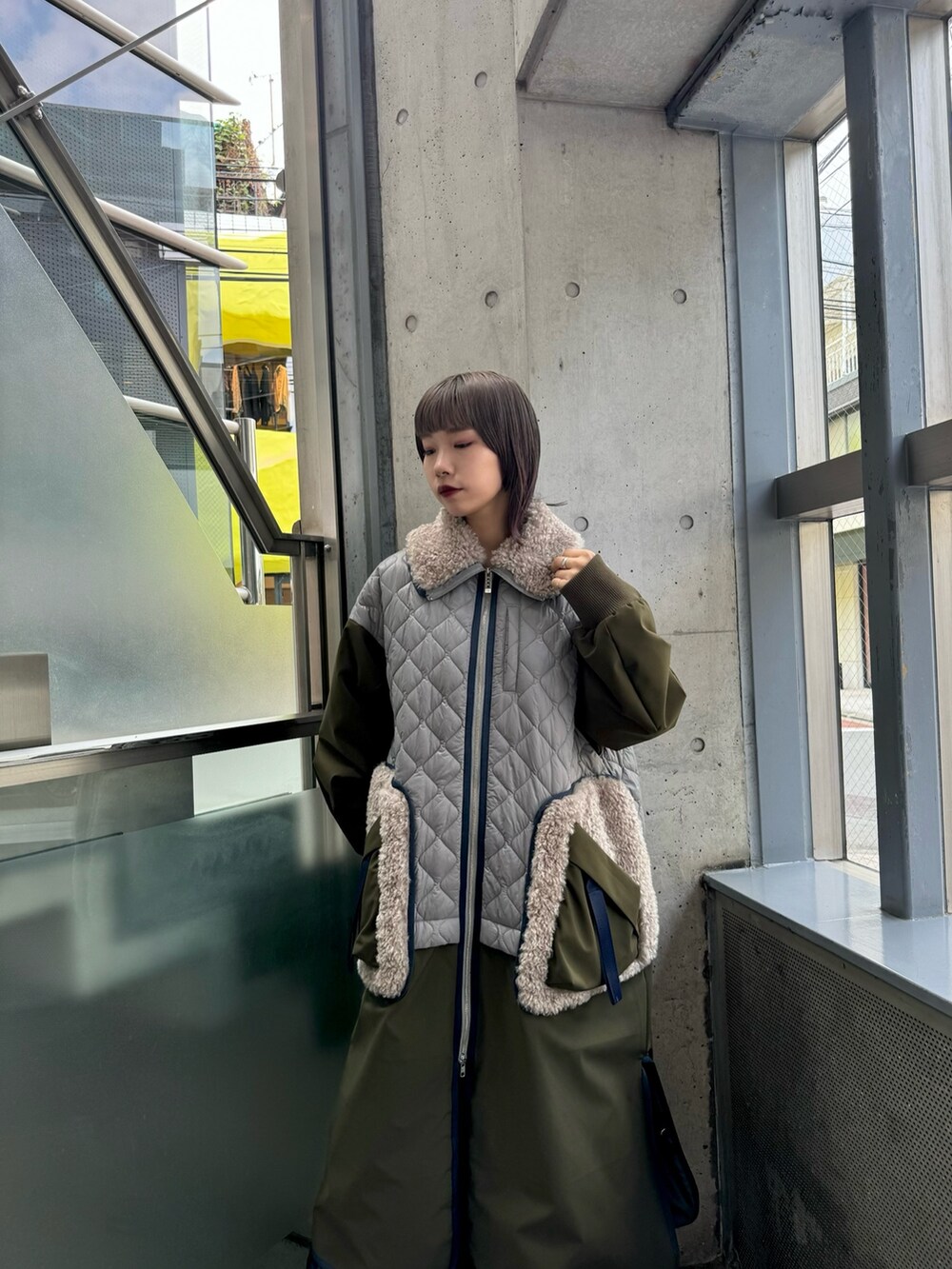 「ロングコート、ファーコート、キルティングコート、フユコーデ、冬コート」｜「UN3D.のBIG COLLAR FABRICK MIX CT（その他アウター、ブラック系）」を使った、YURIKAさん（レディース・167cm）の夏コーディネートの2枚目の写真