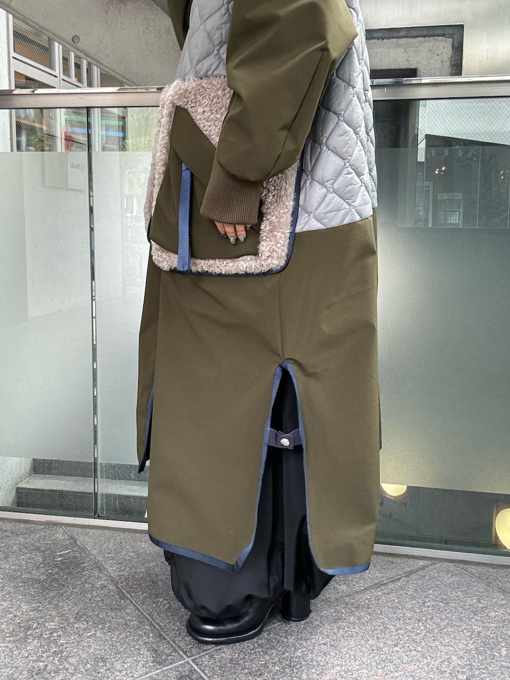 「ロングコート、ファーコート、キルティングコート、フユコーデ、冬コート」｜「UN3D.のBIG COLLAR FABRICK MIX CT（その他アウター、ブラック系）」を使った、YURIKAさん（レディース・167cm）の夏コーディネートの9枚目の写真