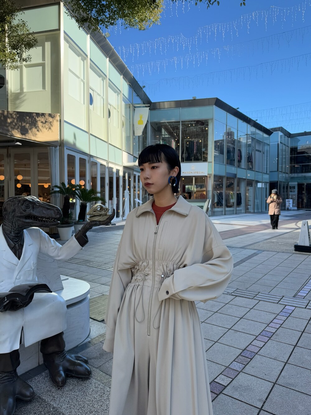 「ジャンプスーツ、オールインワン、オールインワン風、オールインワンサロペット、オールインワンコーデ」｜「UN3D.のWAVE SHIRRING JUMP SUIT（つなぎ/オールインワン、ベージュ系）」を使った、YURIKAさん（骨格ウェーブ・レディース・167cm）の冬コーディネートの2枚目の写真