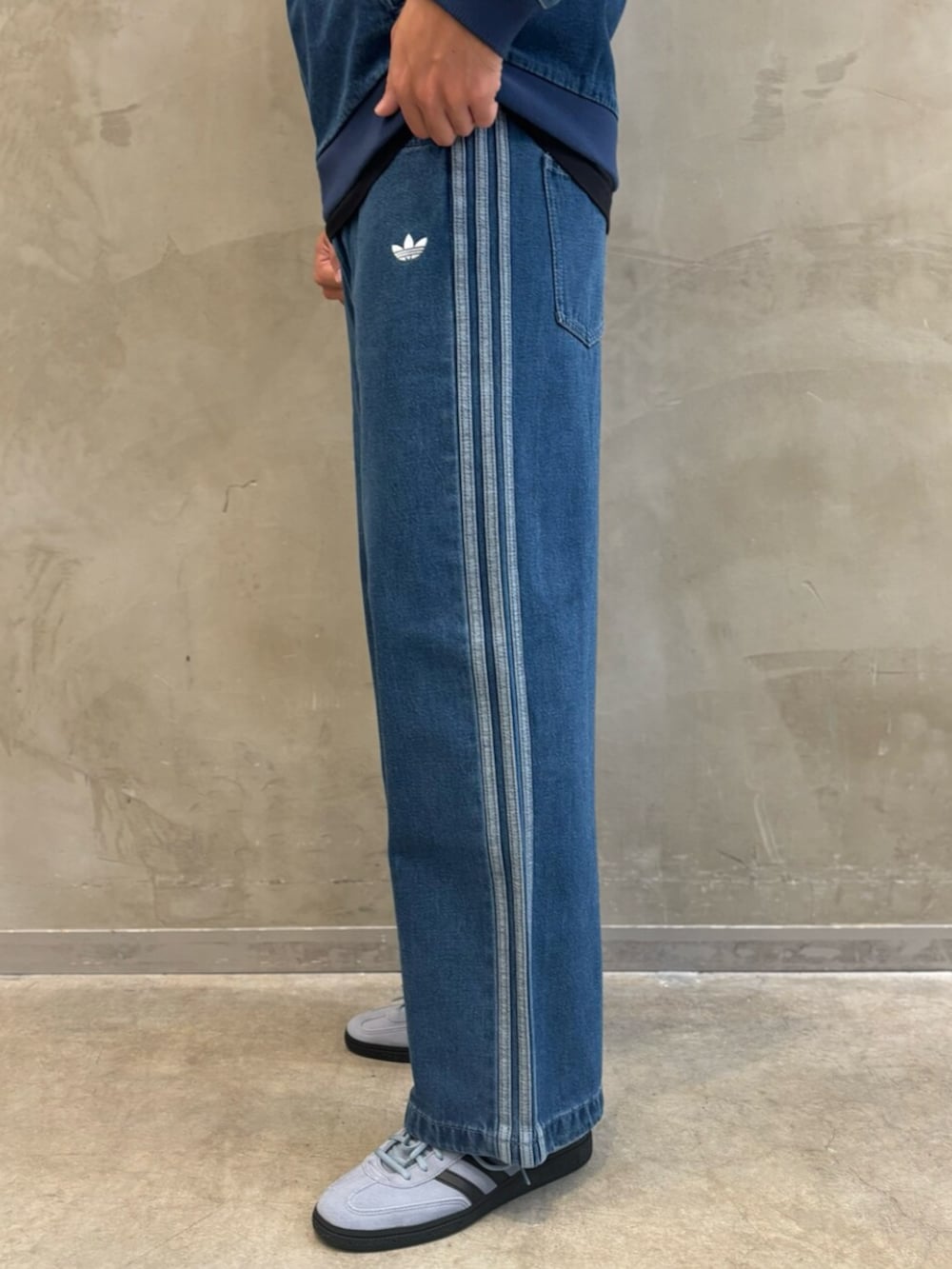 adidas アディカラー ファーストブルー デニム トラックトップ、アディ