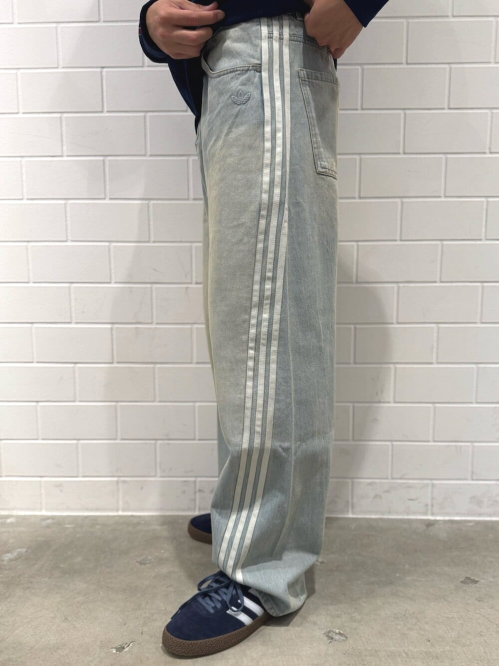 Adilenium シーズン3 ルーズフィット デニムパンツ、アストン・ヴィラ