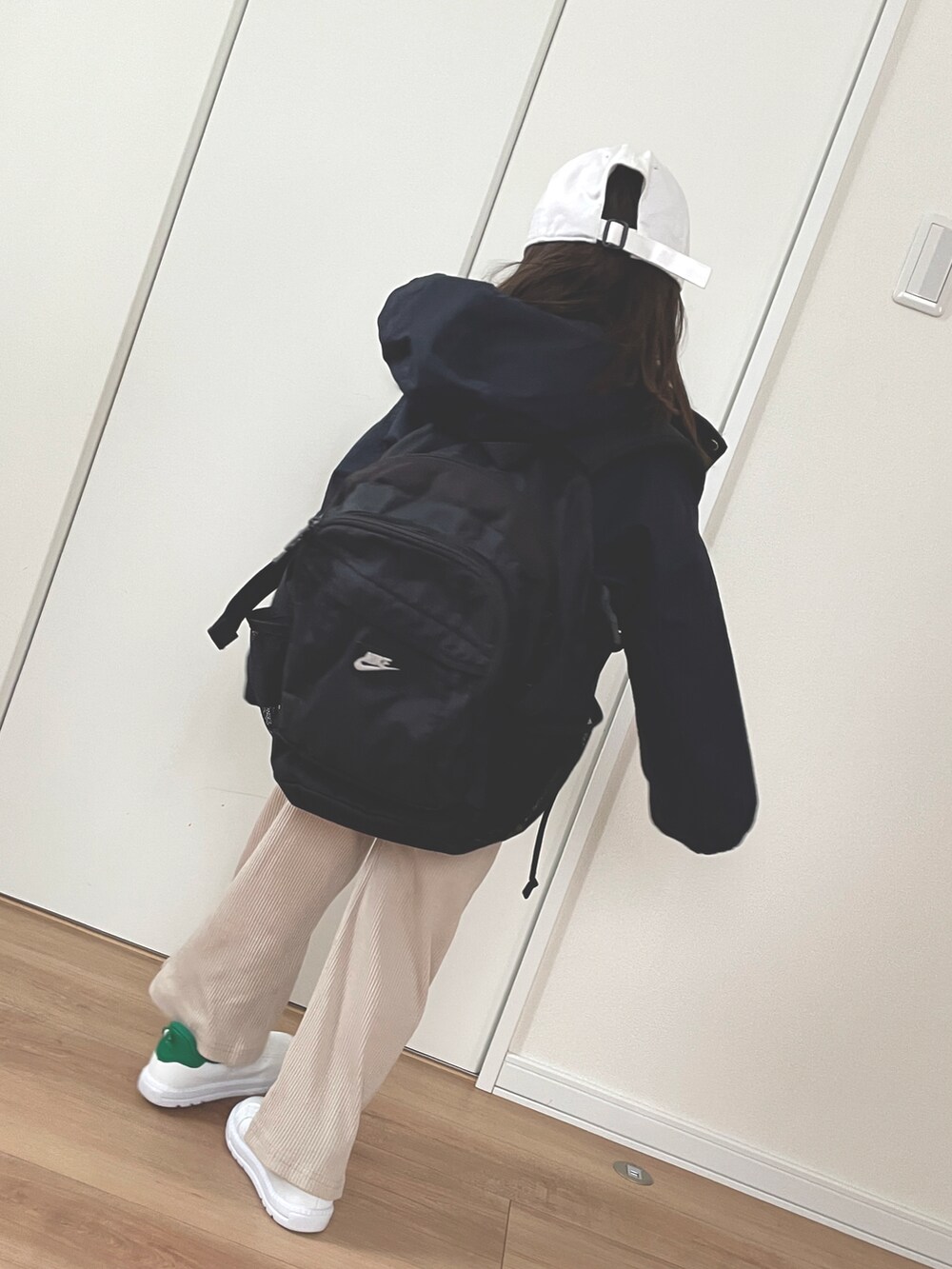 「Birthdayのアイテム（パンツ、ベージュ系）」を使った、yun10aさん（キッズ・110cm）の春コーディネートの2枚目の写真