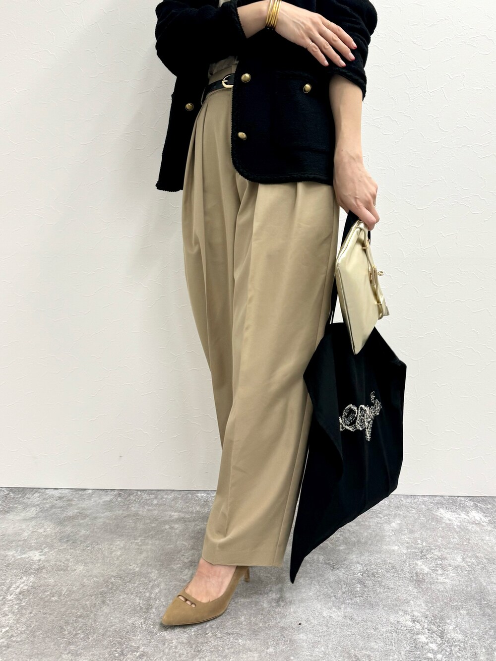 「ジャケット、ジャケットスタイル、ママコーデ、きれいめカジュアル、大人カジュアル、チノパン、秋服準備はじめました、初秋コーデ、秋先取りコーデ、お出かけコーデ、キレイめカジュアル、ママファッション、セットアップ、秋服、お仕事コーデ」｜「NOLLEY’Sのアイテム（パンツ、ベージュ系）」を使った、ISHIDAさん（レディース・158cm）の夏コーディネートの6枚目の写真