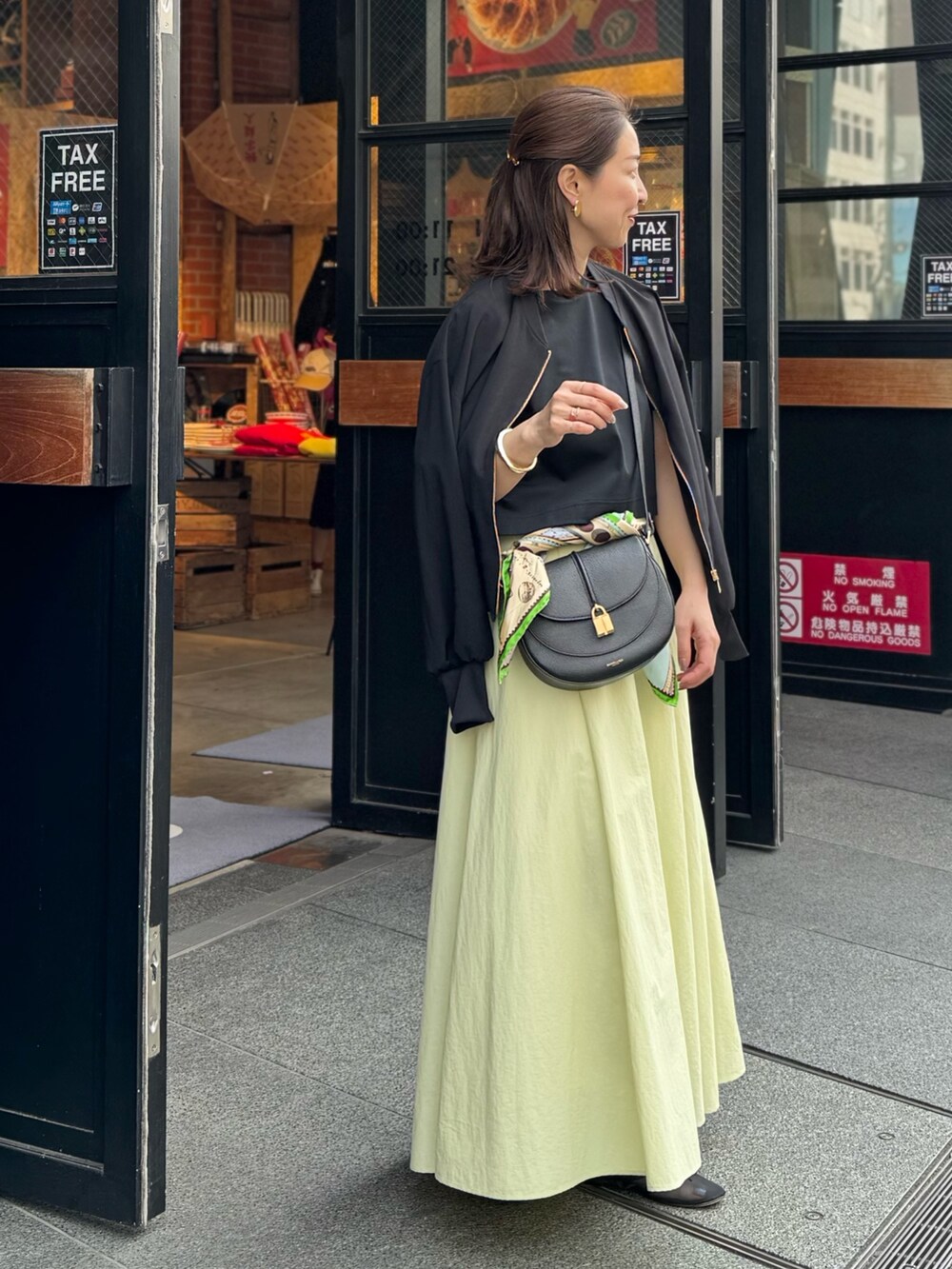 「スカートコーデ、スカート 、スカーフアレンジ、マニプリ、マニプリスカーフ、天然石、天然石リング、夏コーデ、夏服」|「NOLLEY’S Sophiのウェーブバレッタ(バレッタ/ヘアクリップ、ゴールド系)」を使った、ISHIDAさん(レディース・158cm)の夏コーディネートの8枚目の写真