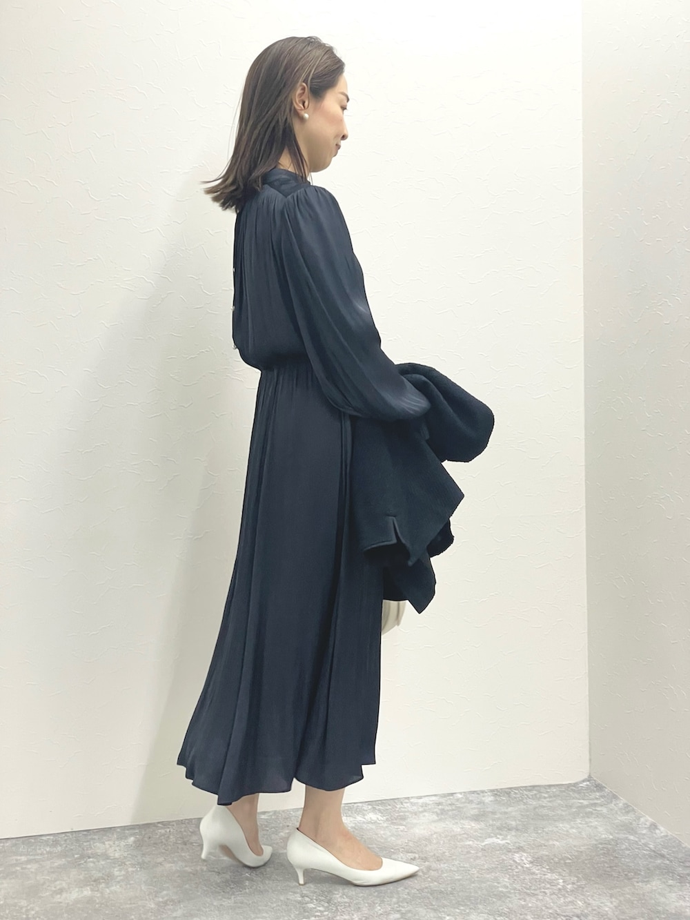 「セレモニー、ワンピース、ネイビー、ママコーデ、入学式、卒業式、入園式、卒園式、入卒園、スーツスタイル、キレイめ、きれいめコーディネート、オケージョン、七五三、きちんとスタイル」｜「NOLLEY’Sの《セットアップ対応》コンパクトインレイクルーネックジャケット（ノーカラージャケット、ブルー系）」を使った、ISHIDAさん（レディース・158cm）の秋コーディネートの9枚目の写真