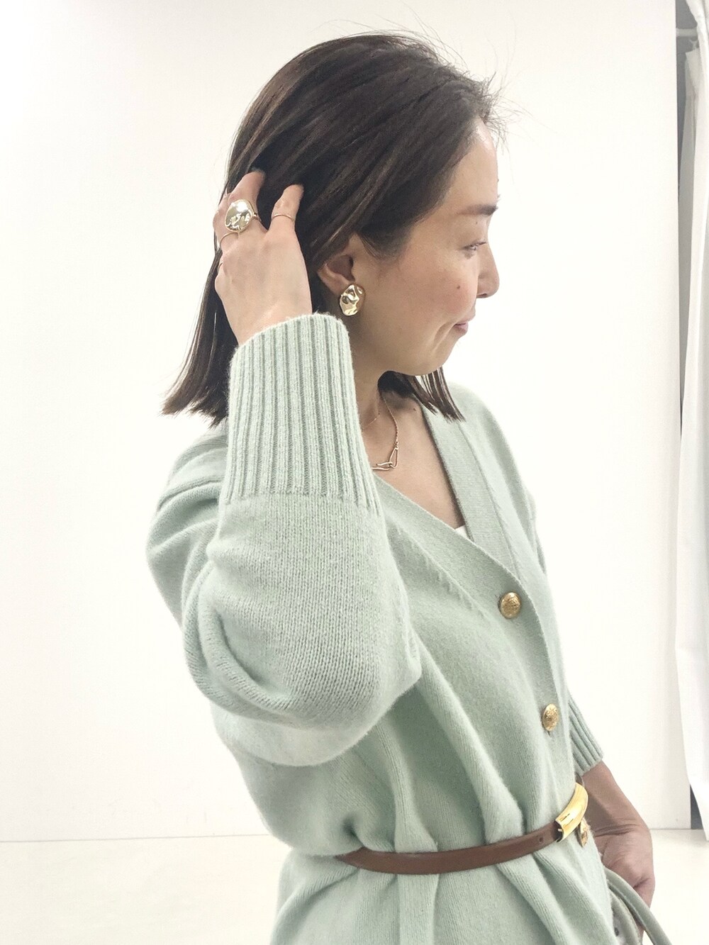 「お仕事コーデ、お仕事、お仕事スタイル、パンツ、パンツスタイル、パンツコーデ、淡色コーデ、お出かけコーデ、オトナカジュアル、冬のコーデ、カジュアルスタイル、お洒落さんとつながりたい」｜「NOLLEY’Sの《セットアップ対応》ウォッシャブル両面起毛イージーワイドパンツ（その他パンツ、グレー系）」を使った、ISHIDAさん（レディース・158cm）の冬コーディネートの10枚目の写真