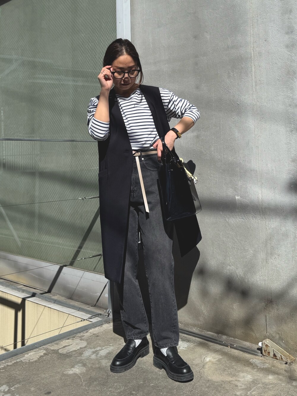 「NOLLEY’Sのトライアングルカラビナマルチチャーム(ブローチ/コサージュ、イエロー系)」を使った、ISHIDAさん(レディース・158cm)の春コーディネートの2枚目の写真