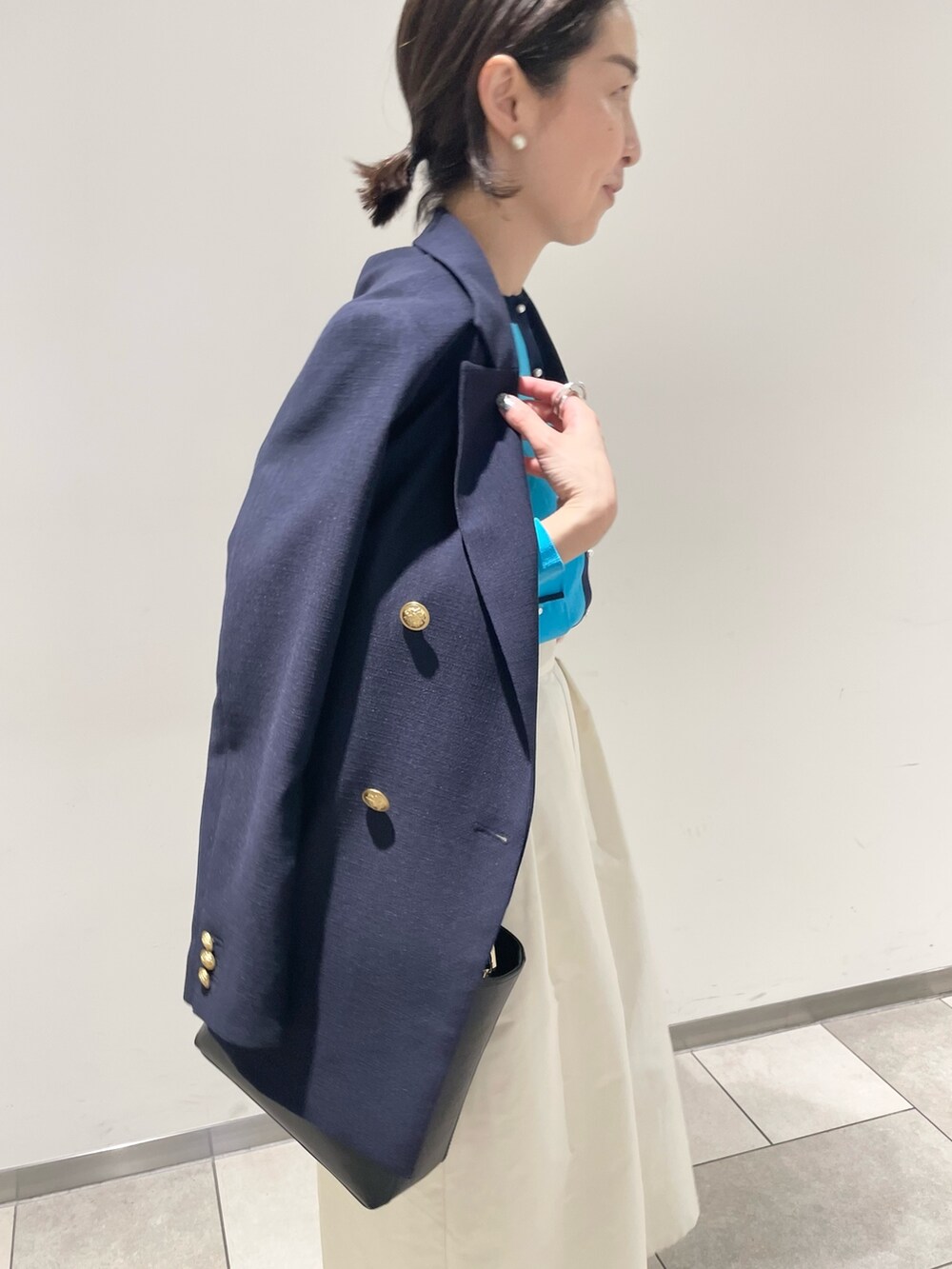 「ジャケット、ジャケットスタイル、紺ブレ、キュロット、マリン、春コーデ、オフィスカジュアル、カーディガン、大人カジュアル、綺麗めコーデ、キレイめコーデ、ootd、サンダル、キレイめ、いまどきジャケット写真」｜「NOLLEY’Sのウォッシャブルブッチャーダブルジャケット（テーラードジャケット、ホワイト系）」を使った、ISHIDAさん（レディース・158cm）の春コーディネートの10枚目の写真