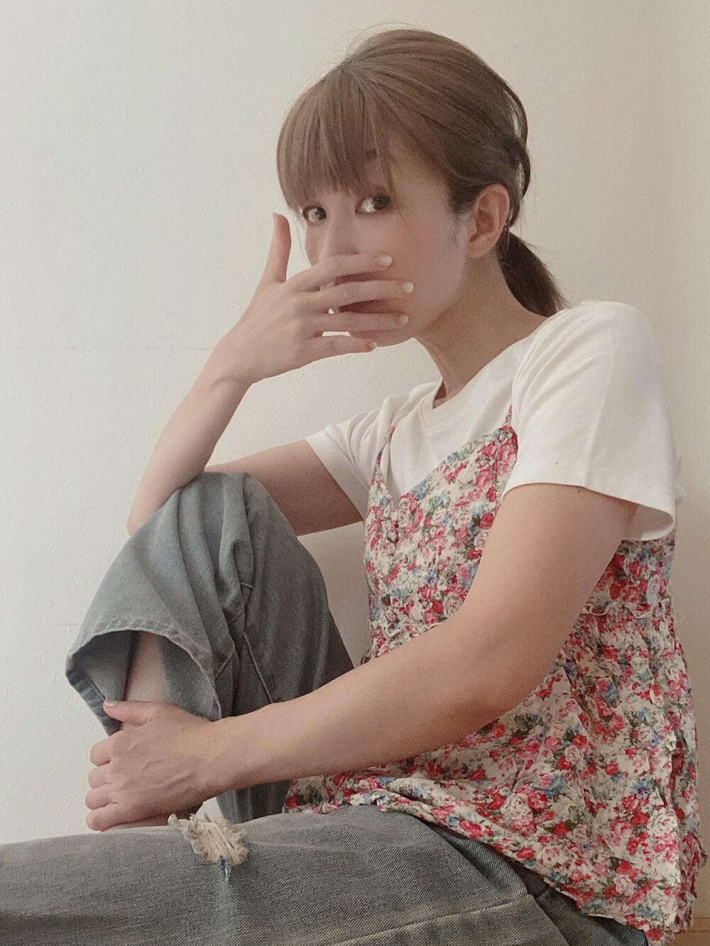 「お洒落さんとつながりたい、今日のコーデ、楽チンコーデ、ママファッション、白Tシャツ」｜「GORGEのGORGE / クラッシュテーパードデニム（デニムパンツ、ブルー系）」を使った、amu1002さん（レディース・159cm）の夏コーディネートの2枚目の写真