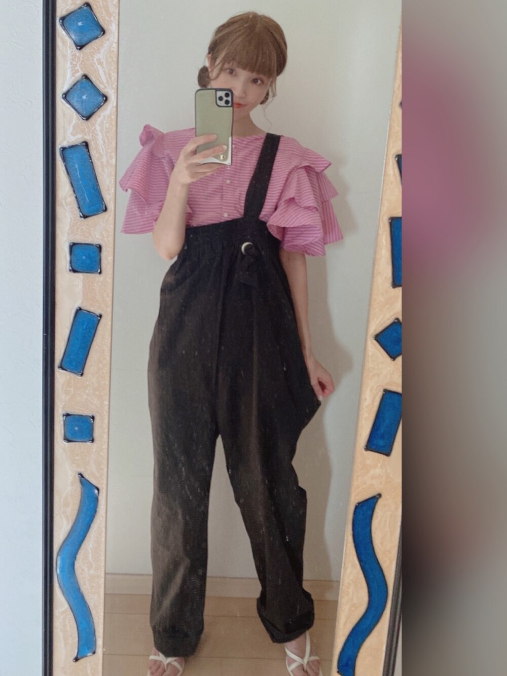 「楽チンコーデ、大人かわいい、ナイロンパンツ、ママファッション、サロペット、いいね、save、フォローお願いします🤑、おしゃれさんと繋がりたい」｜「CIAOPANIC TYPYのアイテム（シャツ/ブラウス、ピンク系）」を使った、amu1002さん（レディース・159cm）の夏コーディネートの3枚目の写真