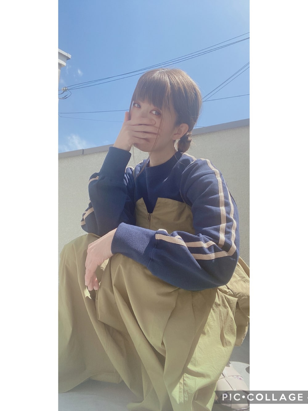 「ジャンパースカート、グルカサンダル、フリークスストア、はるコーデ」｜「FREAK'S STOREのTOWN CRAFT × FREAK'S STORE/タウンクラフト the FOXラインスウェット（スウェット、ブルー系）」を使った、amu1002さん（レディース・159cm）の春コーディネートの2枚目の写真