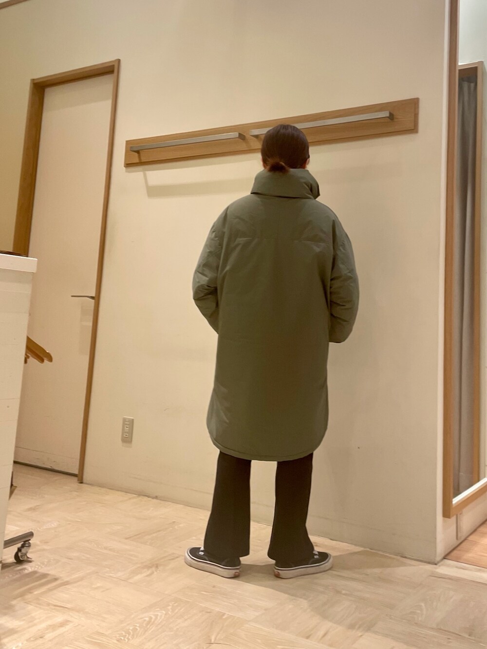 「フランクリンクライミング、FREDY&GLOSTER、franklinclimbing、モンスターパーカー、アウトドアスタイル、オトナ女子、カジュアルコーデ、おしゃれさんと繋がりたい、シンプル、大人コーデ、ボーダー、ootd、ラゾーナ川崎、アウター、シンプルコーデ」｜「Franklin Climbingの【Franklin Climbing/フランクリンクライミング】モンスターパーカー（ミリタリージャケット、グリーン系）」を使った、ほこさん（レディース・158cm）の冬コーディネートの2枚目の写真