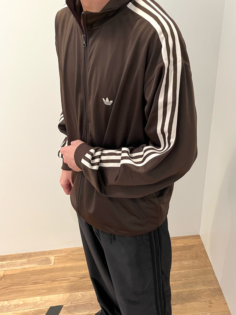 MK(アディダス オリジナルスショップ ダイバーシティ東京 プラザ