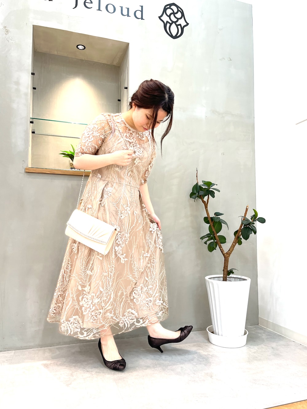 「低身長女子、ドレス、セレモニー、結婚式」｜「Boujeloudのアイテム（ドレス、ベージュ系）」を使った、Chihiro Morinagaさん（レディース・146cm）の冬コーディネートの2枚目の写真