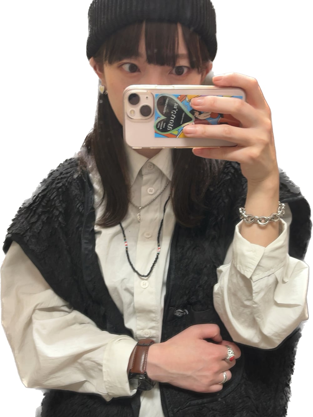 「モード、休日コーデ、休日スタイル、NEEDLES、ニット帽、重ね着、レイヤードスタイル、モノトーン」｜「Needlesのアイテム（スウェットパンツ、グリーン系）」を使った、N.さん（骨格ウェーブ・レディース・154cm）の春コーディネートの2枚目の写真