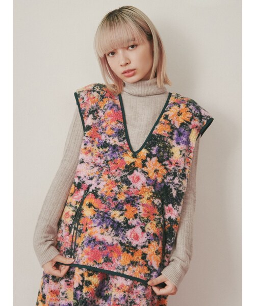 merry jenny（メリージェニー）の「floralボアベスト（ベスト・レディース・アイボリー/ブラック/ピンク・F）」の2枚目の写真