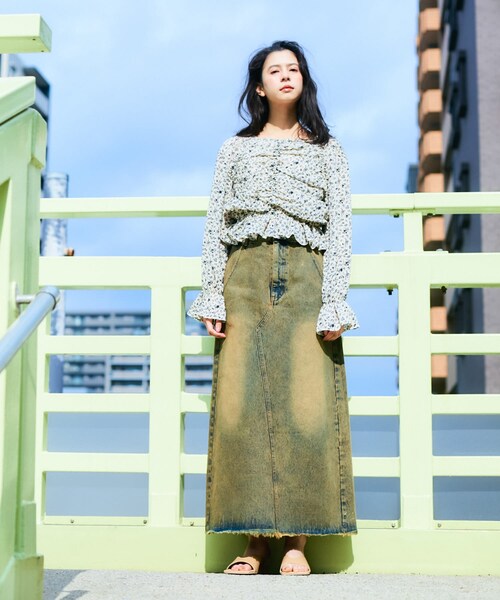 KBF（ケイビーエフ）の「バックスリットデニムスカート（デニムスカート・レディース・FADE BLUE/L.BLUE/BROWN・one）」の19枚目の写真