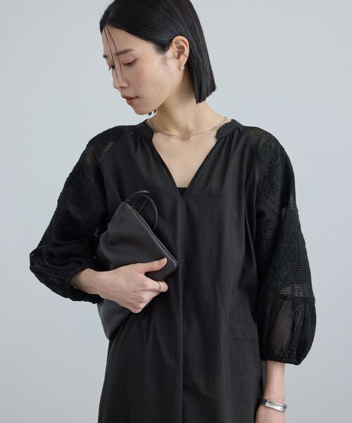 ADAM ET ROPE'(アダムエロペ)の「【WEB限定】ネット刺繍レースワンピース(ワンピース・レディース・ブラック/オフホワイト・F)」の9枚目の写真
