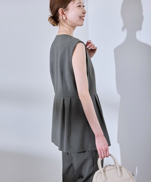 ROPE' PICNIC(ロペピクニック)の「【UV対応】【リネンライク・シリーズ】ペプラムジレベスト/通勤・セットアップ対応(ベスト・レディース・グレー/グレー系/ダークブラウン/ネイビー・38)」の11枚目の写真