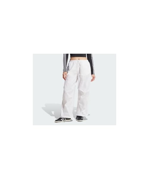 adidas(アディダス)の「スリーストライプス ウーブン パラシュートパンツ(パンツ・レディース・ブラック/マジックベージュ/ベージュ/ホワイト/ブラウン/ブルー・J/XS/XS/J/S/J/M/J/L/J/XL/J/2XL/J/3XL/S/M/L/XL/2XL/3XL/5XL)」の2枚目の写真