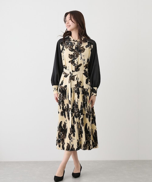 Jayro（ジャイロ）の「プリーツアソートワンピース（ワンピース・レディース・ブラック/キナリ・M）」の4枚目の写真