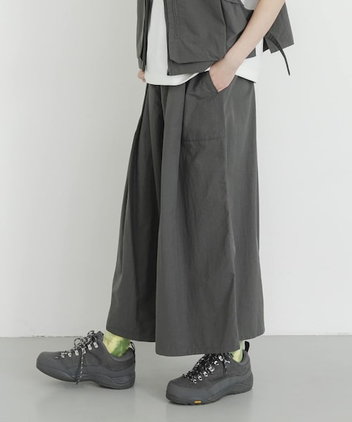 EKAL（エカル）の「『UR TECH』ナイロンタッサーワイドパンツ（その他パンツ・レディース・レイクサンリーフ/グラファイト/ネイビー/レイクブルー/ベージュ・One）」の11枚目の写真