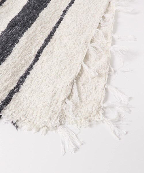 URBAN RESEARCH DOORS（アーバンリサーチドアーズ）の「『別注』JARAPA×DOORS LIVING PRODUCTS　ボーダーラグ 170×240（インテリア雑貨・メンズ・CHARCOAL/LIGHT BLUE・L）」の11枚目の写真