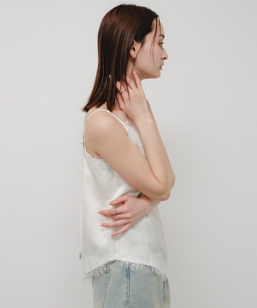 SENSE OF PLACE by URBAN RESEARCH(センスオブプレイスバイアーバンリサーチ)の「アシメヘムレースキャミソール(キャミソール・レディース・OFF WHITE/BLACK/BROWN・One)」の10枚目の写真