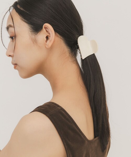 KBF（ケイビーエフ）の「ハートバンスクリップ（バレッタ/ヘアクリップ・レディース・IVORY/BLACK・One）」の5枚目の写真