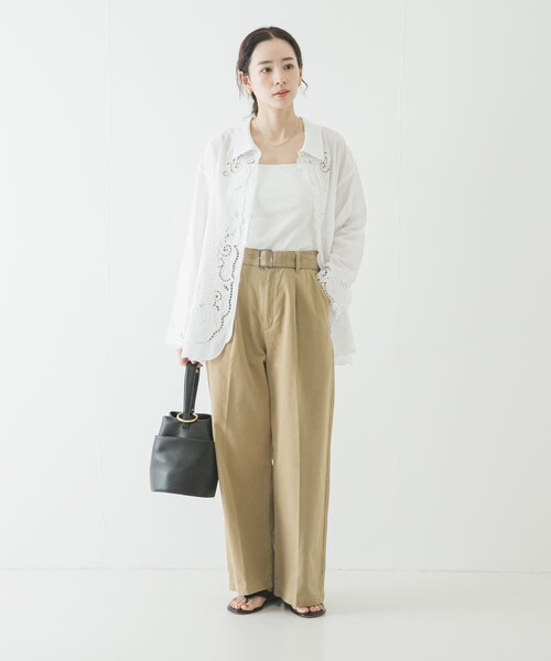 URBAN RESEARCH(アーバンリサーチ)の「『3サイズ展開』ベルト付きタックワイドチノパンツ(チノパンツ・レディース・L.BEIGE/BEIGE・36/38/40)」の9枚目の写真