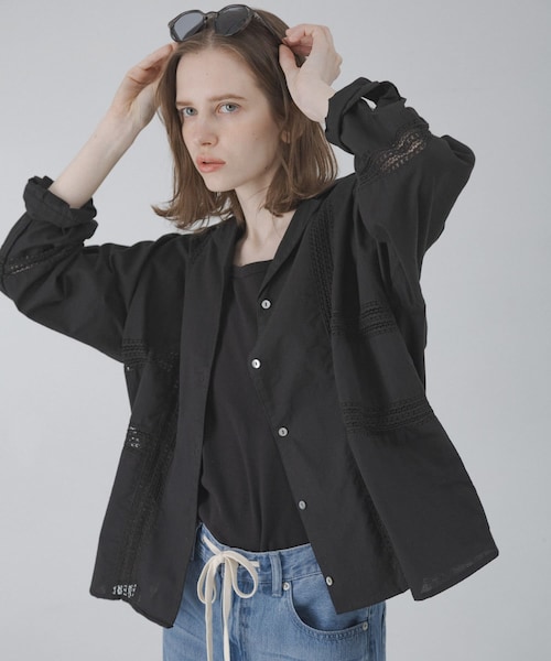 URBAN RESEARCH Sonny Label（アーバンリサーチサニーレーベル）の「ブロッキングレースコットンシャツジャケット（テーラードジャケット・レディース・キナリ/ブラック・Free）」の2枚目の写真