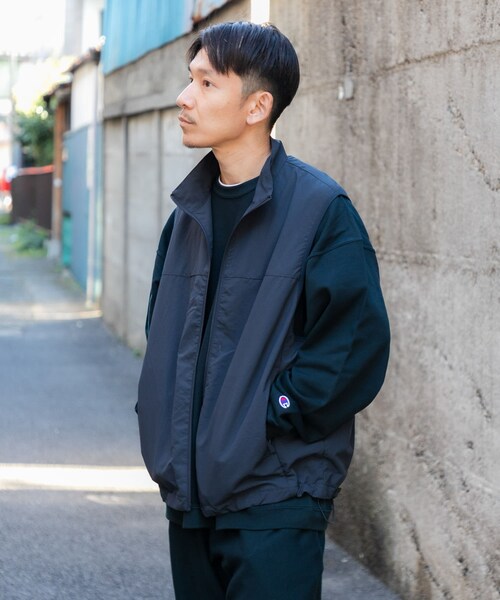 URBAN RESEARCH(アーバンリサーチ)の「Wide Dad NYLON DAD VEST(ベスト・メンズ・D.NAVY・1/2)」の8枚目の写真