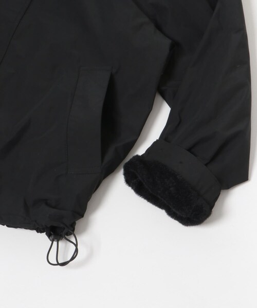 URBAN RESEARCH（アーバンリサーチ）の「new basic VINTAGE NYLON STAND BLOUSON（ブルゾン・メンズ・ICE GRAY/BLACK/CHARCOAL・M/L）」の6枚目の写真