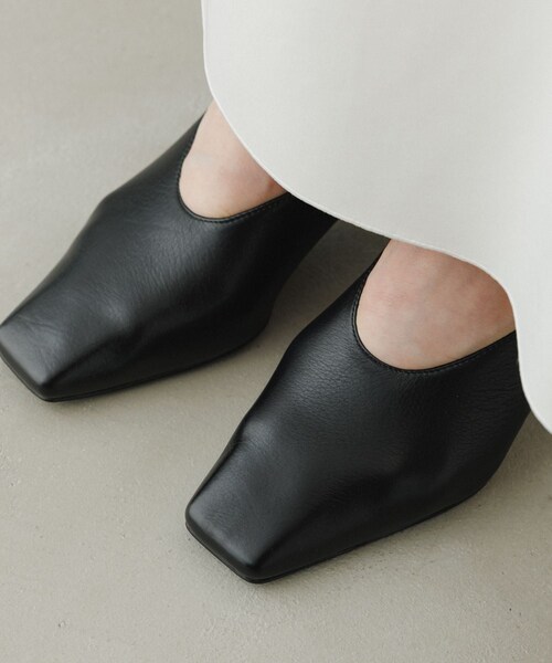ADAM ET ROPE'（アダムエロペ）の「【EMOELLE】スクエアレザーパンプス（パンプス・レディース・ブラック/ブラウン・23.0/23.5/24.0/24.5）」の14枚目の写真