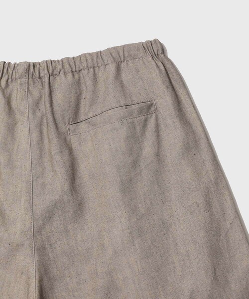 ADAM ET ROPE'(アダムエロペ)の「【AMOMENTO/アモーメント】LINEN DRAWSTRING SHORTS(その他パンツ・メンズ・ダークブラウン/ベージュ・L/M)」の11枚目の写真