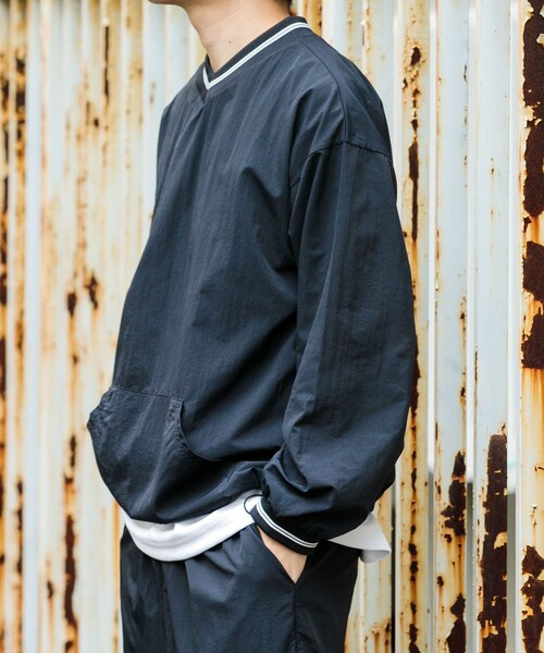 ITEMS URBANRESEARCH（アイテムズ アーバンリサーチ）の「『セットアップ対応』ナイロン ラインリブ ドロストプルオーバー（その他トップス・メンズ・BLK/CHA/NVY・M/L）」の11枚目の写真