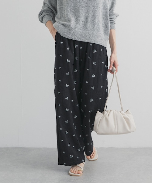 URBAN RESEARCH DOORS(アーバンリサーチドアーズ)の「フラワー刺繍イージーパンツ(その他パンツ・レディース・NVY×MULTI/BLK×MONO・Free)」の17枚目の写真