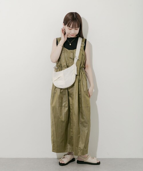SMELLY（スメリー）の「ハーフムーンナイロンショルダー（ショルダーバッグ・レディース・IVO/BLK・-）」の8枚目の写真