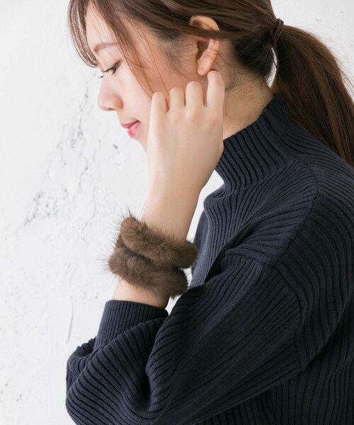 RODE SKO（ロデスコ）の「ダブルファーバングル∴（ブレスレット・レディース・WINE/BROWN/GREEN・FREE）」の6枚目の写真