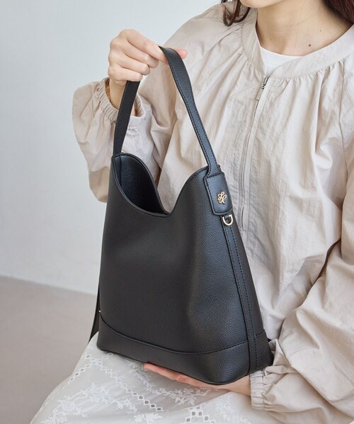 ROPE' PICNIC(ロペピクニック)の「me fit BAG フィットワンショルダーミドルバッグ(ショルダーバッグ・レディース・ブラック/キナリ系/ライトグリーン/オレンジ系・F)」の7枚目の写真