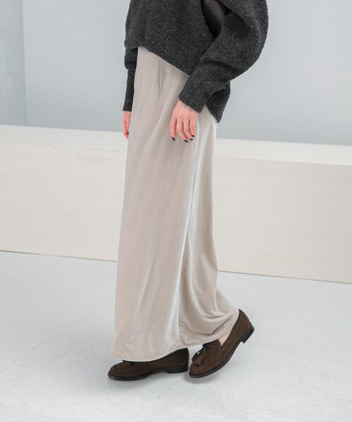 URBAN RESEARCH ROSSO（アーバンリサーチロッソ）の「ベロアロングスカート（スカート・レディース・GREIGE/BLUE・36/38）」の17枚目の写真