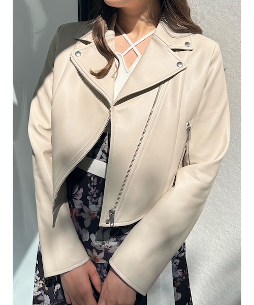 MERCURYDUO（マーキュリーデュオ）の「コンパクトフェイクレザーライダースジャケット（ライダースジャケット・レディース・ライトグレー/ブラック/アイボリー/オフホワイト・F/S/M）」の7枚目の写真