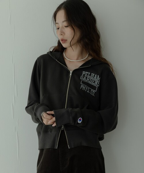 URBAN RESEARCH Sonny Label（アーバンリサーチサニーレーベル）の「『別注』Champion×Sonny Label　スウェットジップフーディー（パーカー・レディース・オフブラック/ヘザーグレー/オートミール・one）」の6枚目の写真